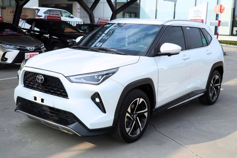 TOYOTA YARIS CROSS 2024