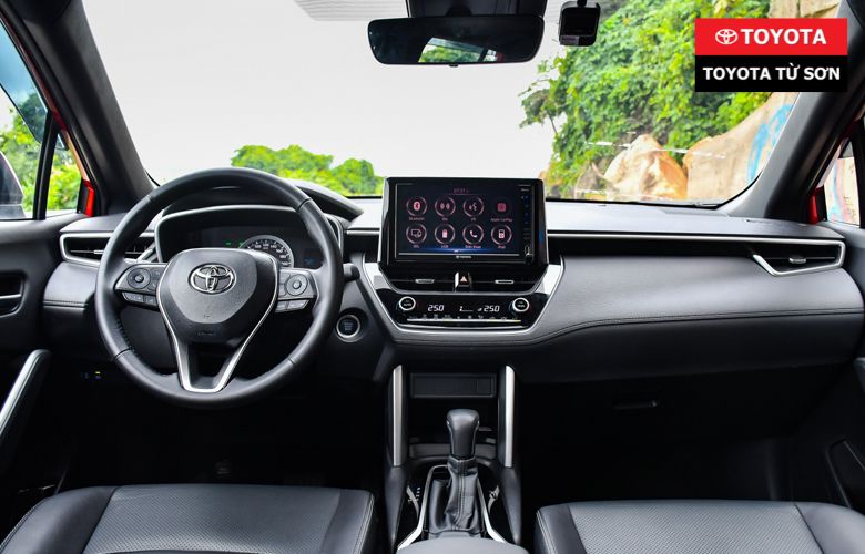 Khoang lái xe Toyota Cross 1.8V