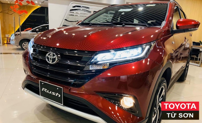 Thiết kế đầu xe Toyota Rush quen thuộc