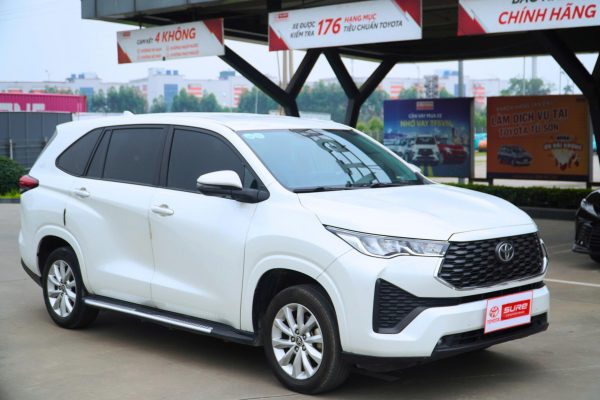 TOYOTA INNOVA CROSS 2024