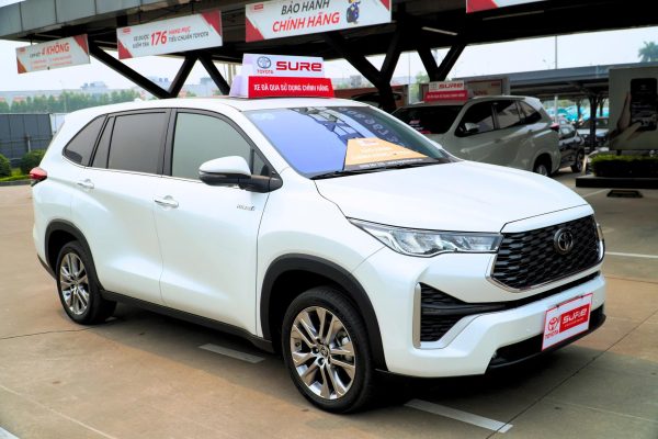 TOYOTA INNOVA CROSS HYBRID 2023