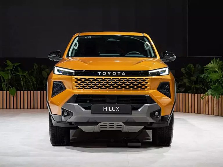 Đánh giá Toyota Hilux: Thiết kế, nội ngoại thất, có nên mua?