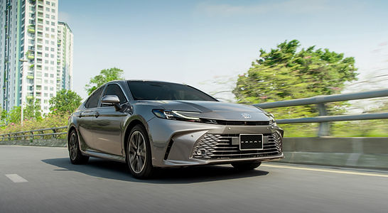 Có nên mua Camry Hybrid? Công nghệ và tính năng đáng chú ý