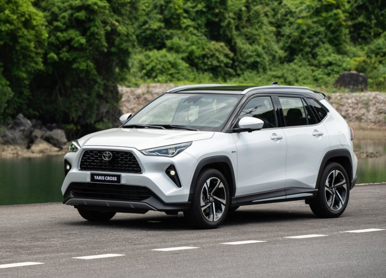 Toyota Yaris Cross 2026: Giá lăn bánh, ưu đãi tháng 10/2026 và đánh giá chi tiết